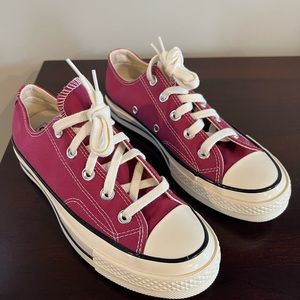 Converse all stars. Size 6 (Men’s size 4).